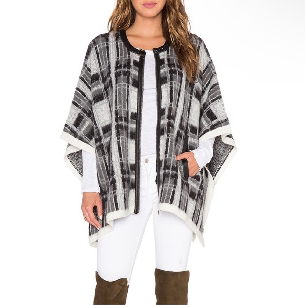 Sam Edelman Joss Plaid Cape in Cream Black Poncho Full Zip Size Small NWT